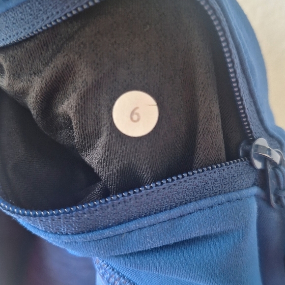 Lululemon Blue Black Run for Your Life Crop Women's Leggings Size 6 - Picture 9 of 11